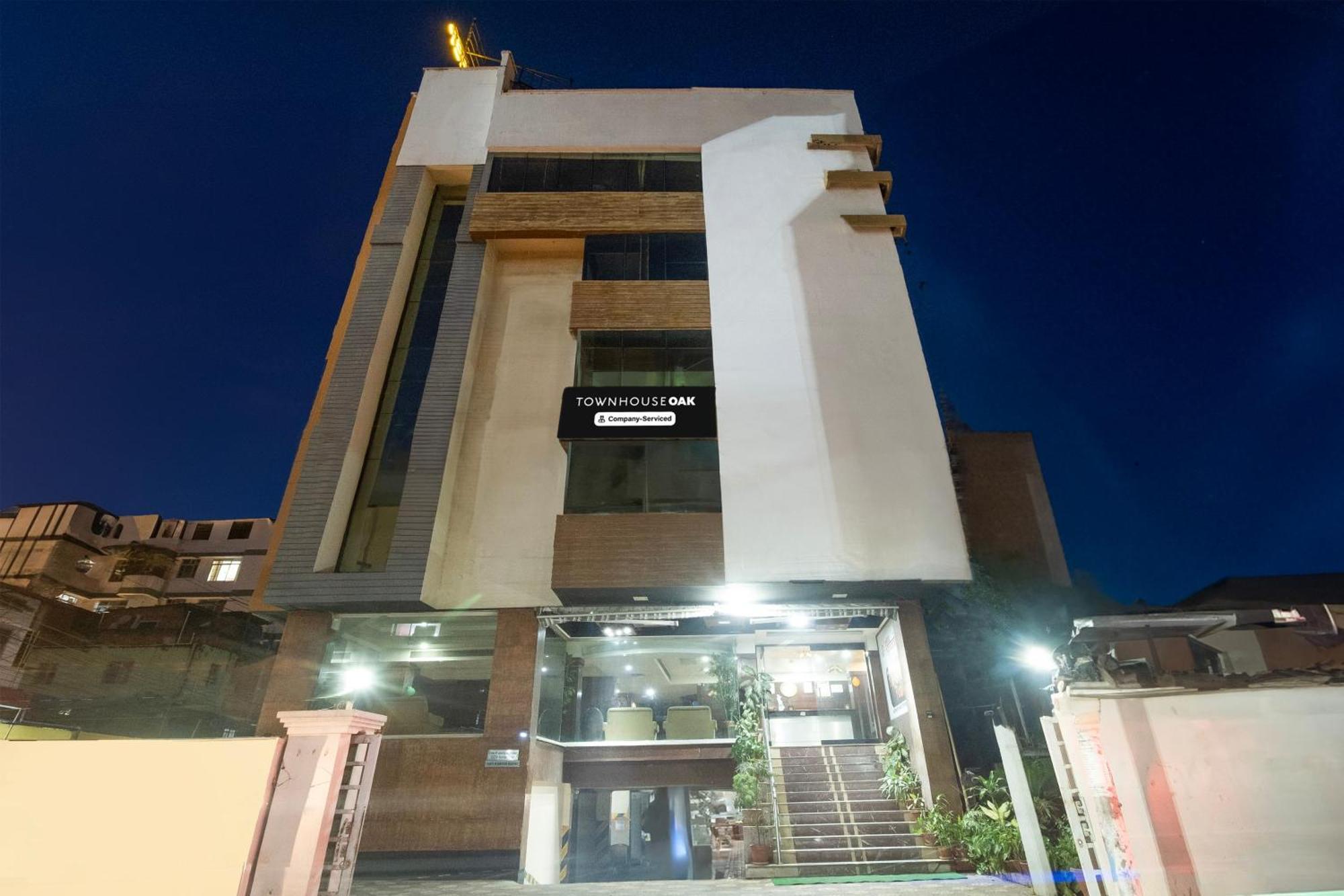 Townhouse Oak Gs Road Hotel Guwahati Exterior photo